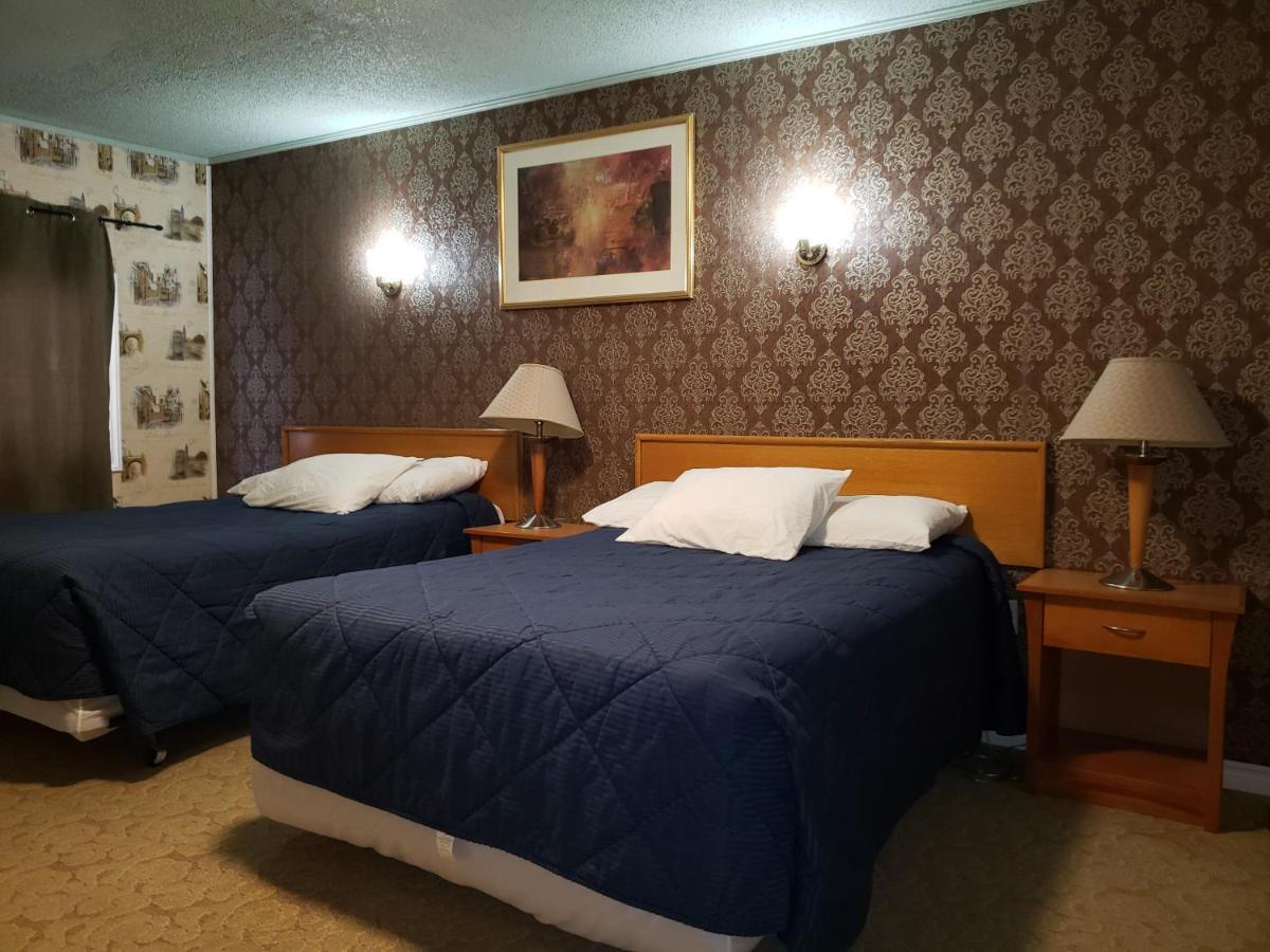 Neepawa Motel エクステリア 写真
