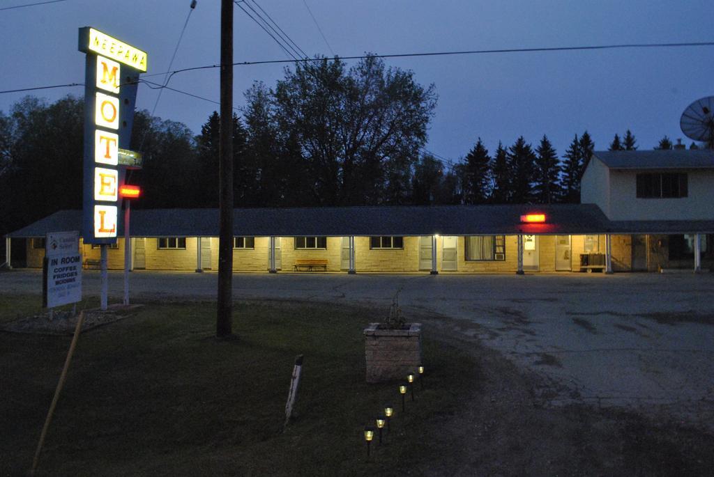 Neepawa Motel エクステリア 写真