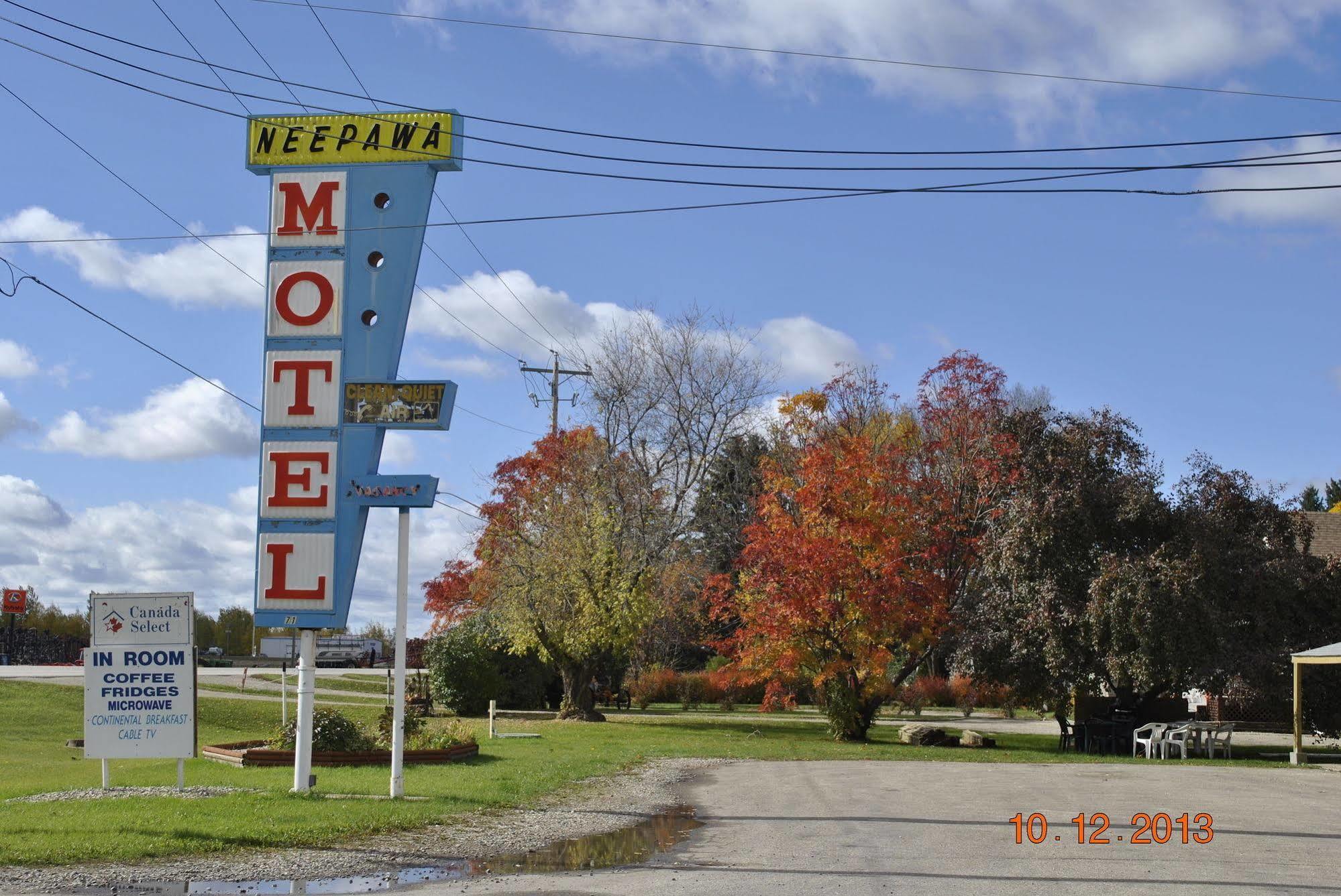Neepawa Motel エクステリア 写真