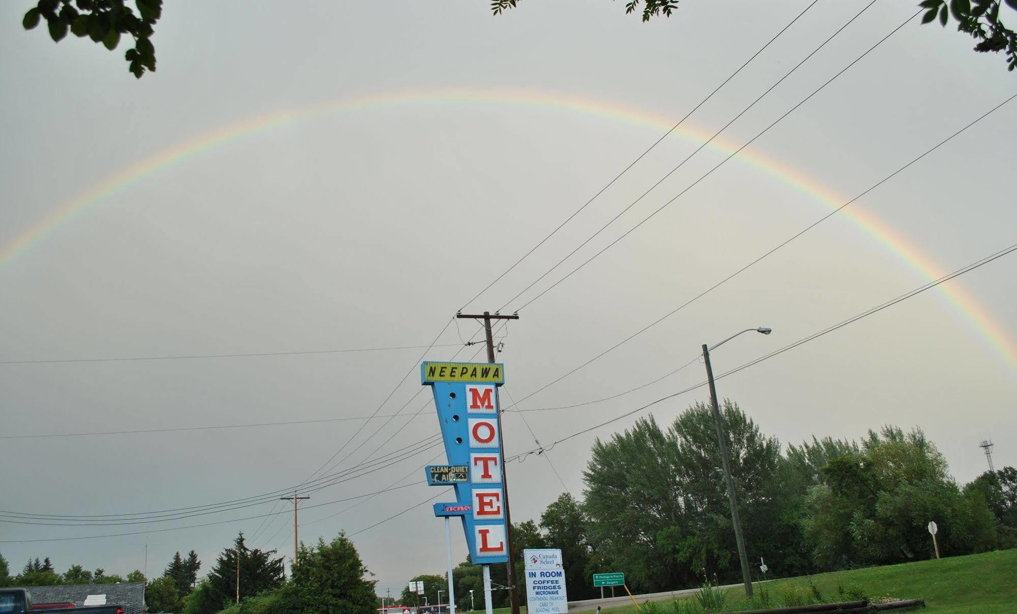 Neepawa Motel エクステリア 写真